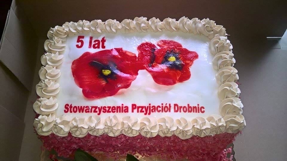 Takim pysznym tortem świętowaliśmy 5 lat działalności Stowarzyszenia Przyjaciół ...